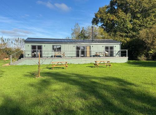 Lake Lodge at Farthings Farm