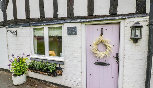 Lilac Cottage in Brinklow