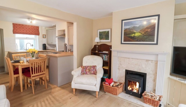 LILLY COTTAGE, pet friendly, country holiday cottage in Woodbridge