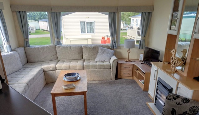Lovely 2 Bedroom Holiday home on Manor Park.