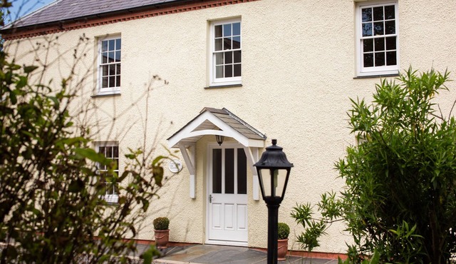 Lower Old Farmhouse, Portclew Cottages