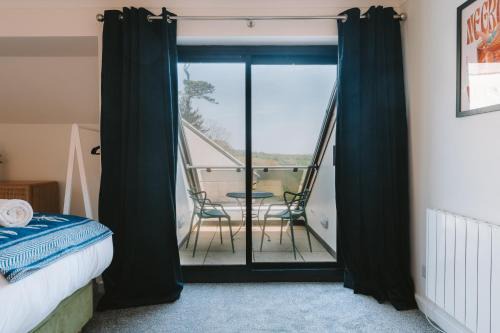 Luxury 2-Bed Apartment, Maenporth Beach, Falmouth