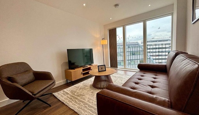 Luxury 2 bed Apt Near Ascot & Windsor