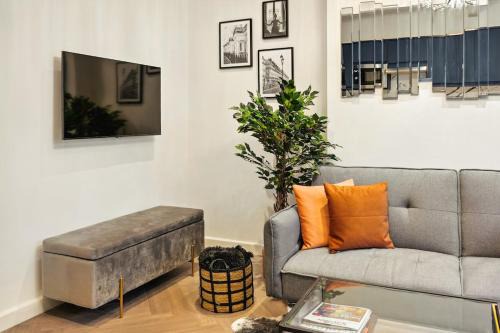 Luxury 2 Bed- Pvt Garden & AC by Buckingham Palace
