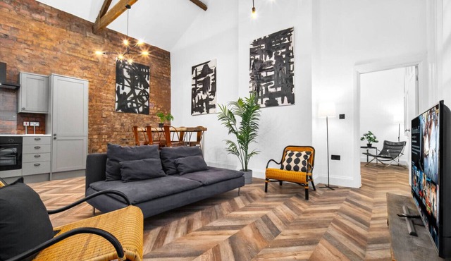 Luxury 2 Bedroom Apartment - Free Netflix - Wolverhampton Centre in Wolverhampton