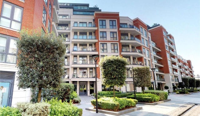 LUXURY 2Bed & 2Bath Apartment Next to London Museum