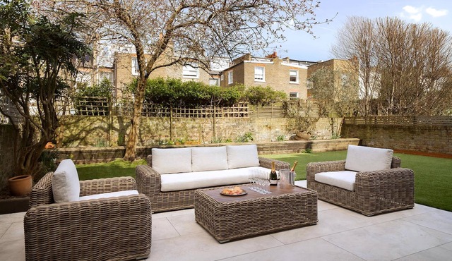Luxury 5-Bedroom, Central London Town House