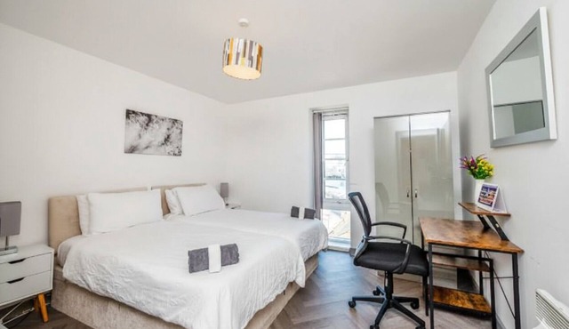 Luxury City Flat ✦ Steps to O2 Academy & Dining