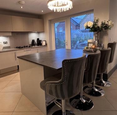 Luxury Durham Home, Sleeps up to 12, Free Parking