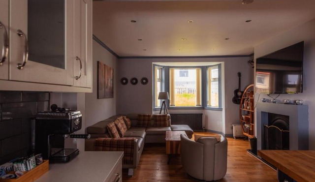 Luxury Portree Cottage with Hot Tub Hamara