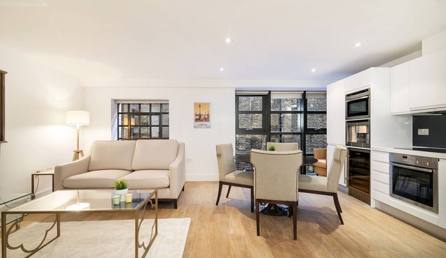 Middle of Covent Garden/The Strand - Stunning two bed, two bath