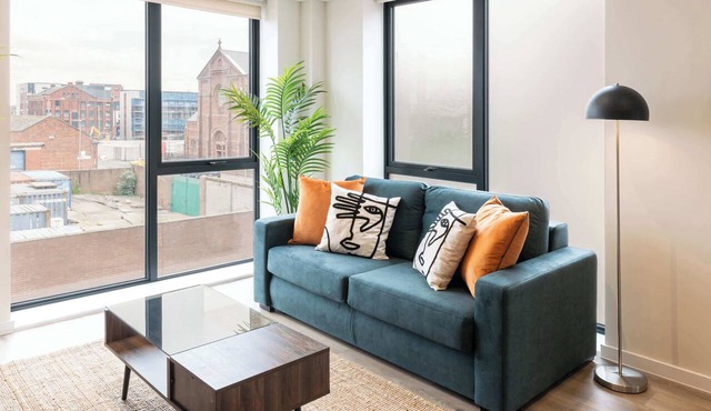 Modern 1BR Central Liverpool Apt with WiFi