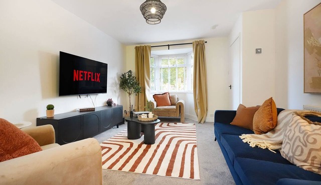 Modern 3BR Brompton Court Wi-Fi By Stay with Us in Brompton on Swale