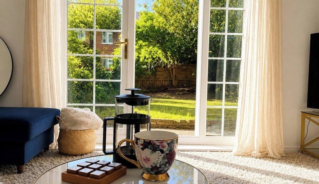 Modern 3BR | Close to Durham Centre