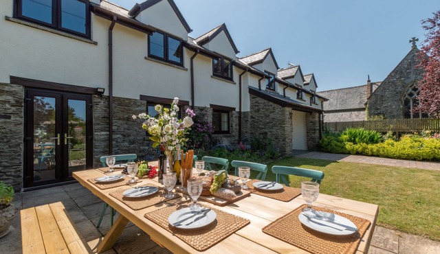 Modern Barn Conversion | Hot Tub | Log Burners | Near Woolacombe & Croyde Beach in West Down