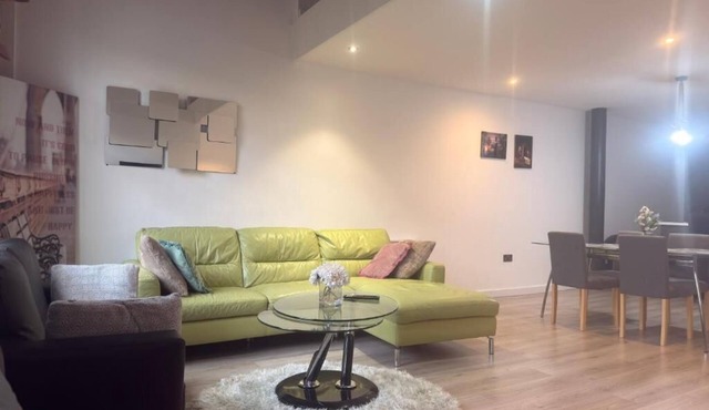 Modern Bradford City Apartment Steps from Stadium and Train Station