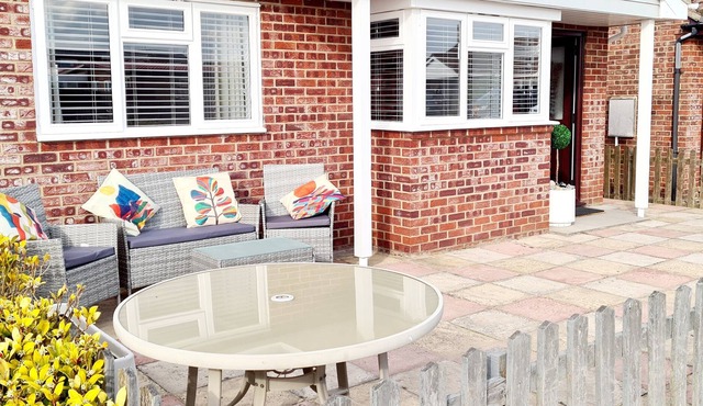 Modern Bungalow only a few minutes walk to the beach
