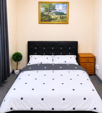 Modern Stylish Double Room with TV & Fast Wi-Fi