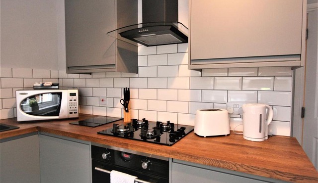 Nelson By The Docks Serviced Apartments by Roomsbooked