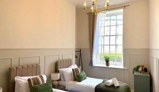 New refurb 2BD 1Bath Free Parking Pet Friendly