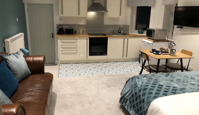 Newly converted fresh, airy hideaway near Whitby