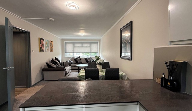 Newly refurbished 2 bed apartment available