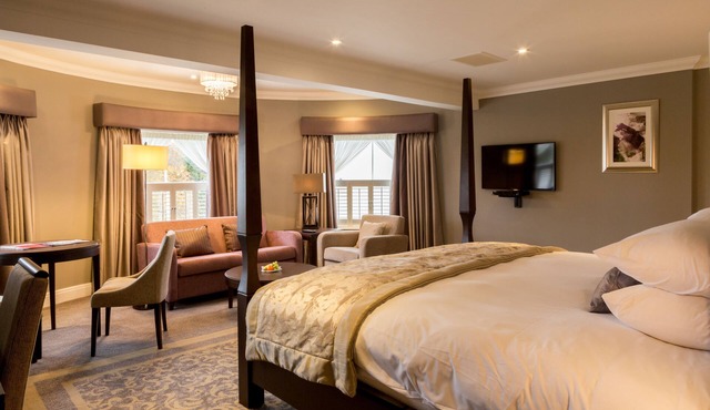 Oakley Hall Hotel