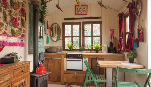 Orchard View Shepherds Hut in Henfield