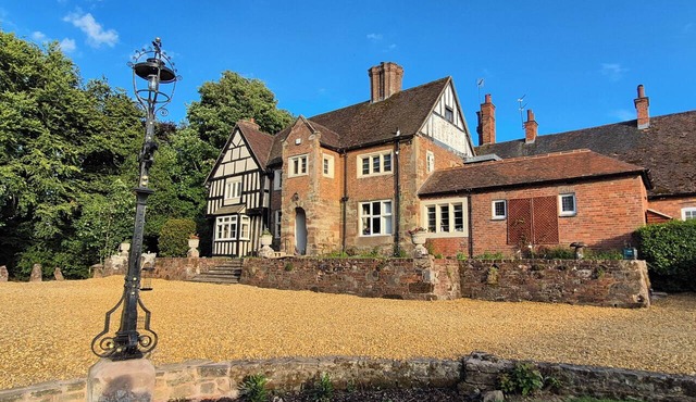 Paddock View on the hill at Historic Fairfield Court
