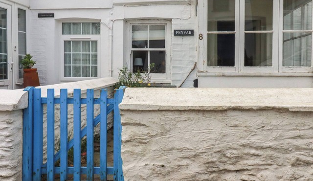 PENVAR, pet friendly, character holiday cottage in Portscatho