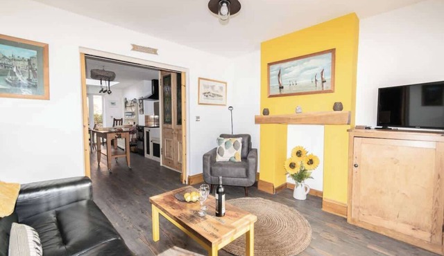 Period 2BR Stunning Bright &Cosy Cottage w/Garden