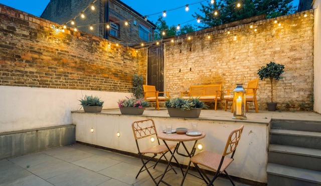 Pet-Friendly Flat w/Garden | Sleeps 4