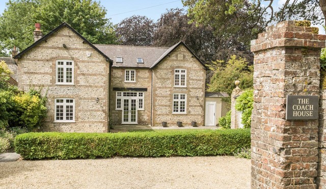 Piddlehinton Coach House - Piddlehinton, Dorchester, sleeps 6 guests in Piddlehinton