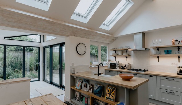 Pixie Place - a bungalow that sleeps 5 guests in 3 bedrooms