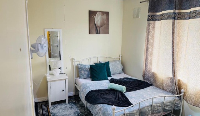 Private Double Room Near Birmingham Airport & NEC with Free Parking
