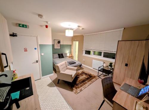 Private studio kitchenette & ensuite in Hartlepool