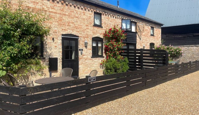 Quaint Farm Cottage in charming peaceful village