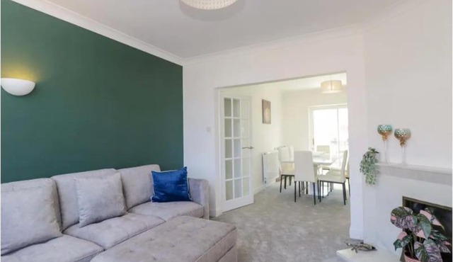Quiet conveniently placed house close to Bath City in Bath