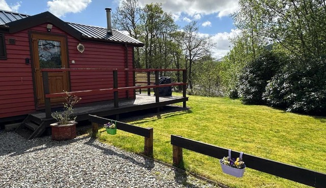 Rashfield Sheilings - Unique Riverside Lodges