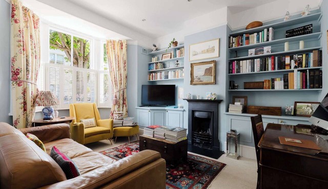 Refined 2BD Home in Fulham