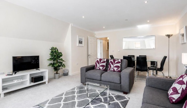Roomspace Serviced Apartments - Royal Swan Quarter