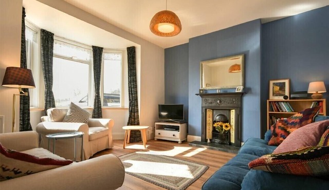 ROSEDALE HOUSE, pet friendly, country holiday cottage in Amble