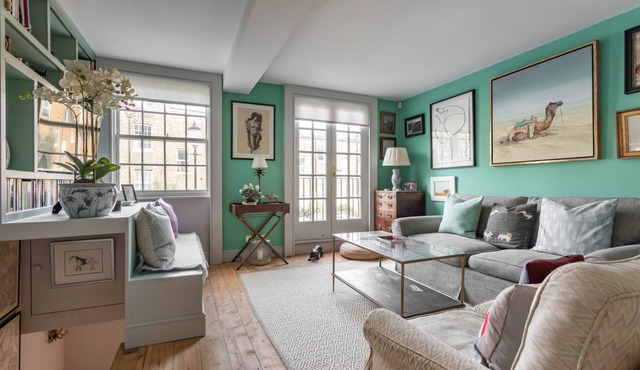 Royal Crescent Mews - One Bedroom House, Sleeps 2