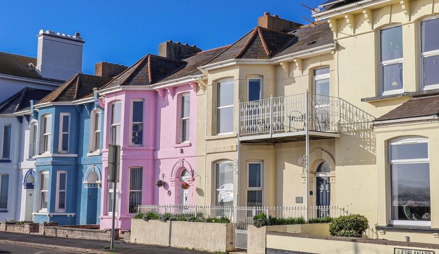 SEA LOVERS, pet friendly, country holiday cottage in Exmouth