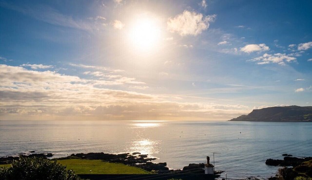 Sea-View 1-Bed Flat Sleeps 3 · Walk to Cushendall Beach