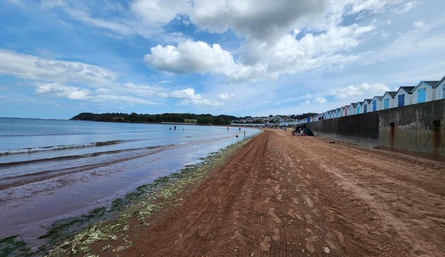 Seaspot is a 1 bed annex ground floor apartment at stunning Broadsands Beach nr Brixham!