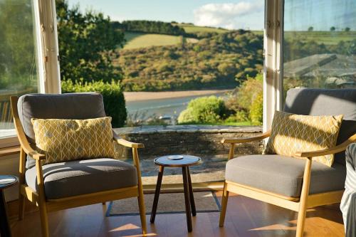 Sherriffs, Bantham overlooking the estuary and Burgh Island