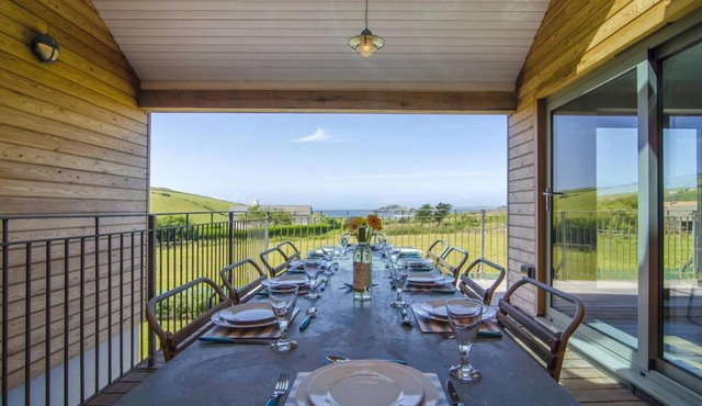 Sloopside Main House in the heart of Bantham with sea views