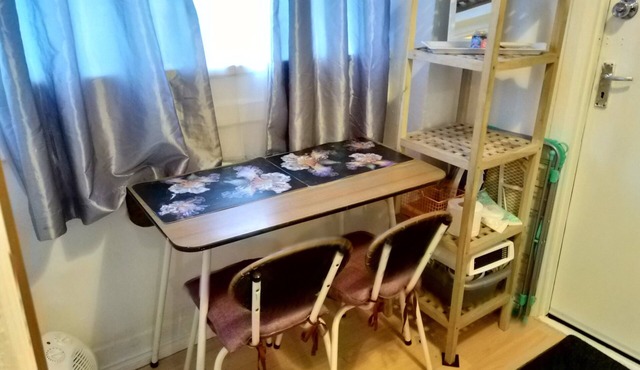 Small Cosy Studio near City, Aldgate East