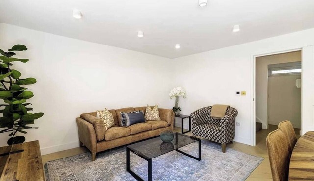 Soho 3Bedroom Entire Flat - Spacious Sleeps 10